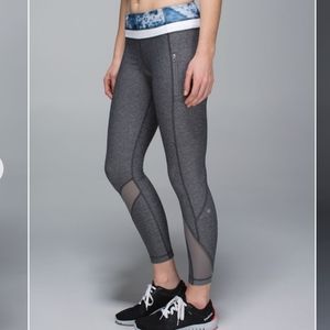 Lululemon Mesh gray white blue leggings size 4